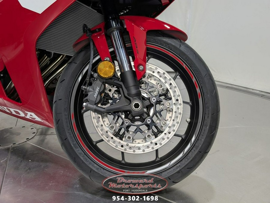 2025 Honda CBR650R E-Clutch