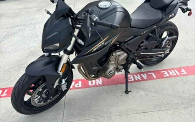 2023 QJMOTOR SRK700 (QJ700-8A)