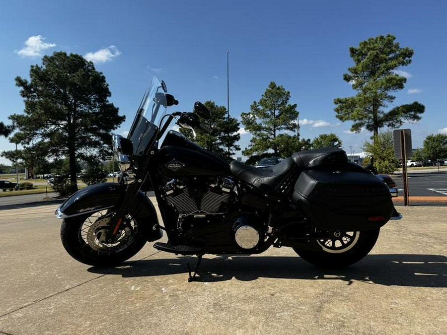 2025 Harley-Davidson® FLHC - Heritage Classic