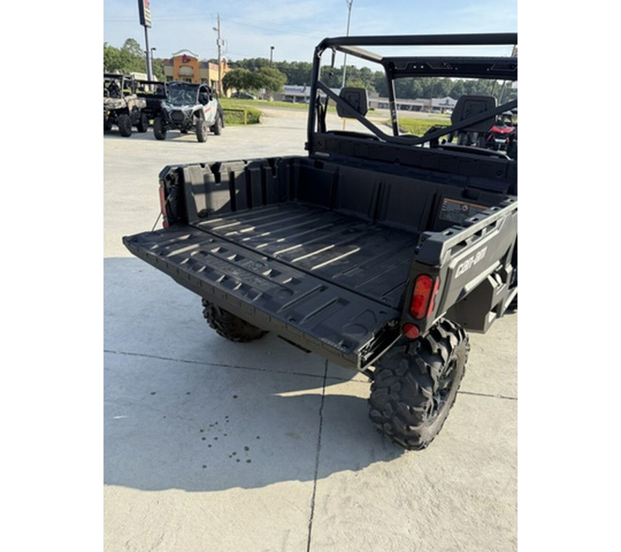 2025 Can-Am Defender DPS HD10