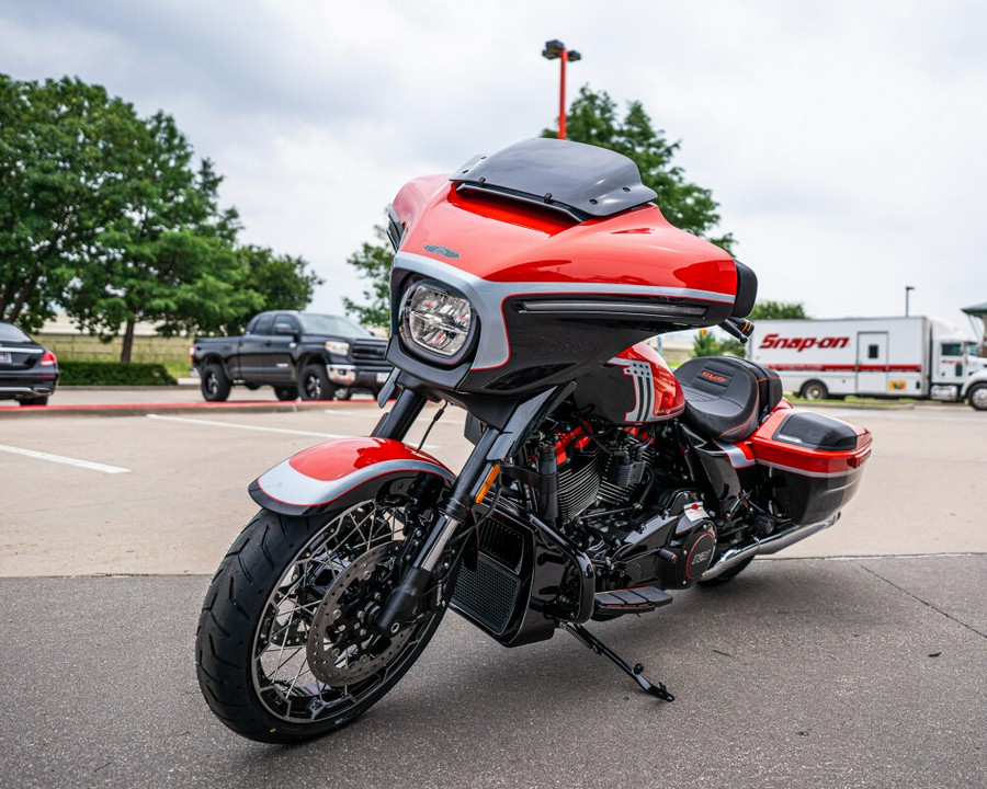 2024 CVO™ Street Glide FLHXSE