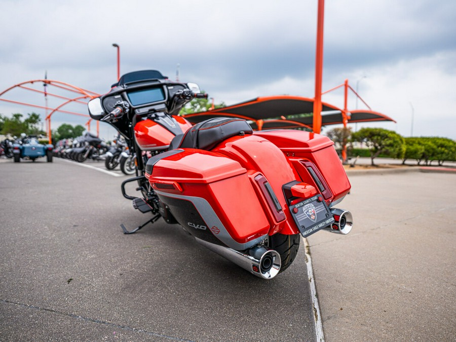 2024 CVO™ Street Glide FLHXSE