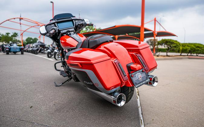 2024 CVO™ Street Glide FLHXSE