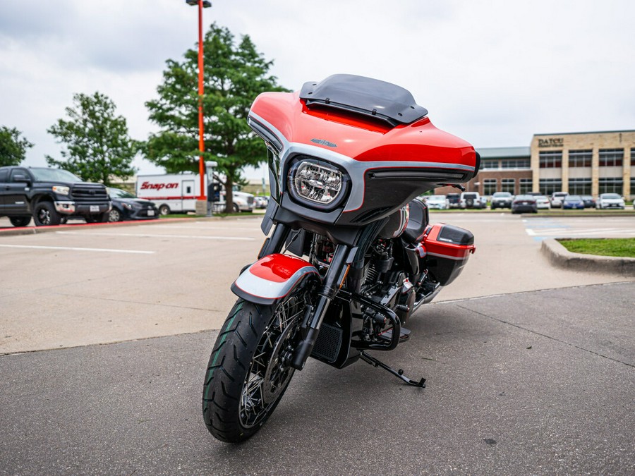 2024 CVO™ Street Glide FLHXSE