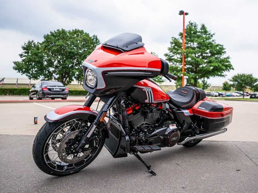 2024 CVO™ Street Glide FLHXSE