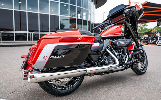 2024 CVO™ Street Glide FLHXSE