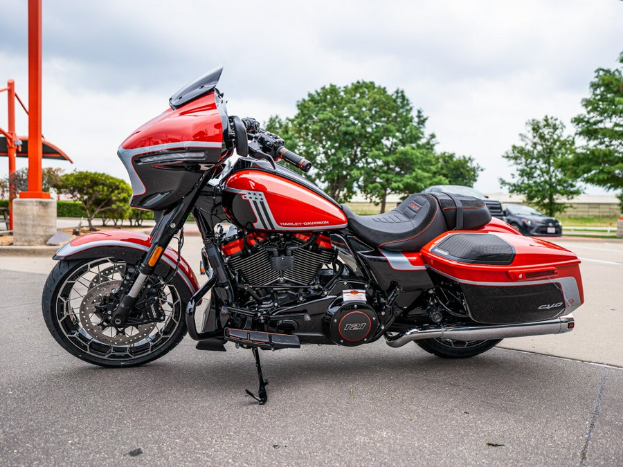 2024 CVO™ Street Glide FLHXSE