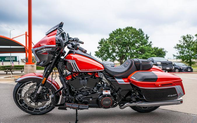 2024 CVO™ Street Glide FLHXSE