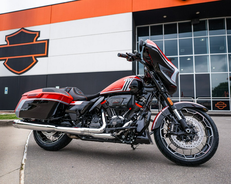 2024 CVO™ Street Glide FLHXSE