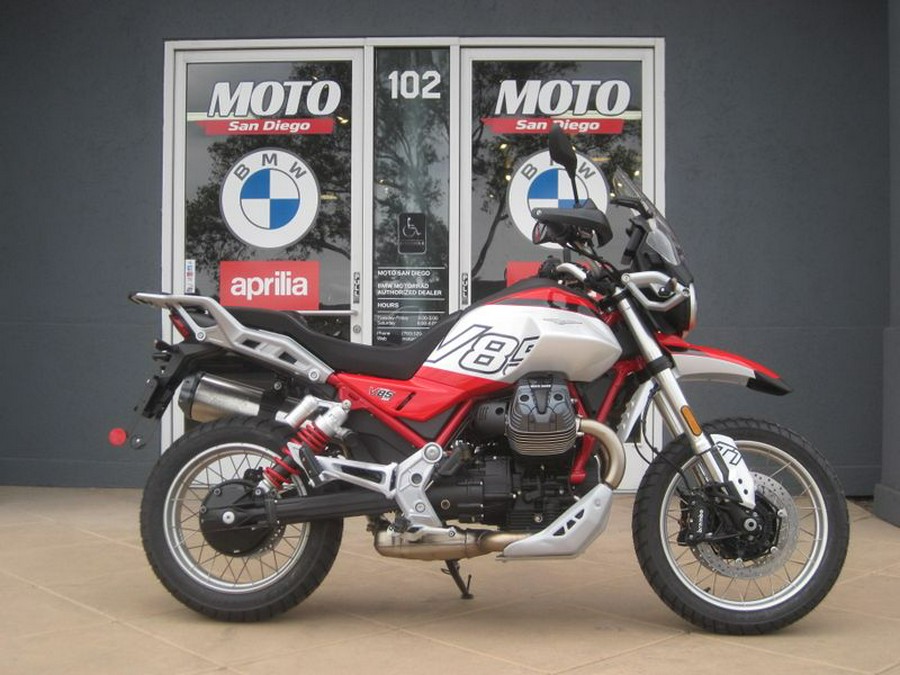 2025 Moto Guzzi V85 TT Travel