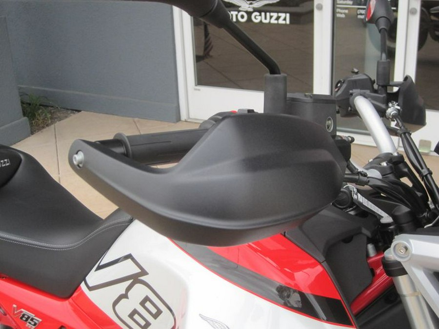 2025 Moto Guzzi V85 TT Travel