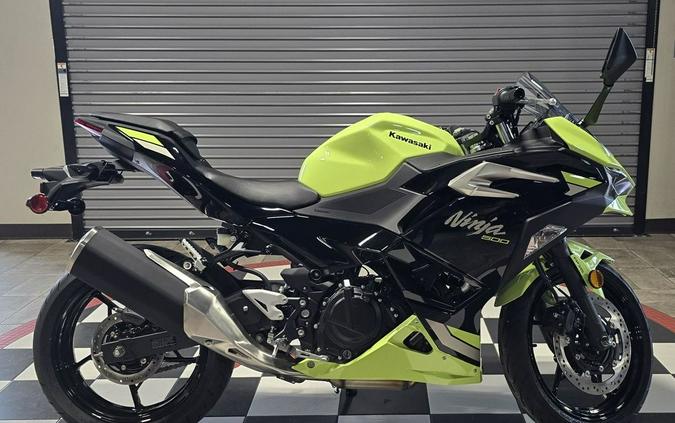 2026 Kawasaki Ninja® 500 ABS Metallic Yellowish Green/Ebony
