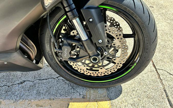 2023 Kawasaki Ninja ZX-6R Metallic Matte Graphenesteel Gray/Diablo Black