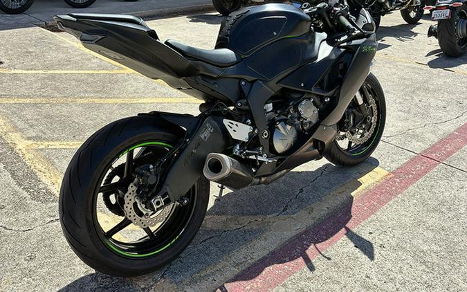 2023 Kawasaki Ninja ZX-6R Metallic Matte Graphenesteel Gray/Diablo Black