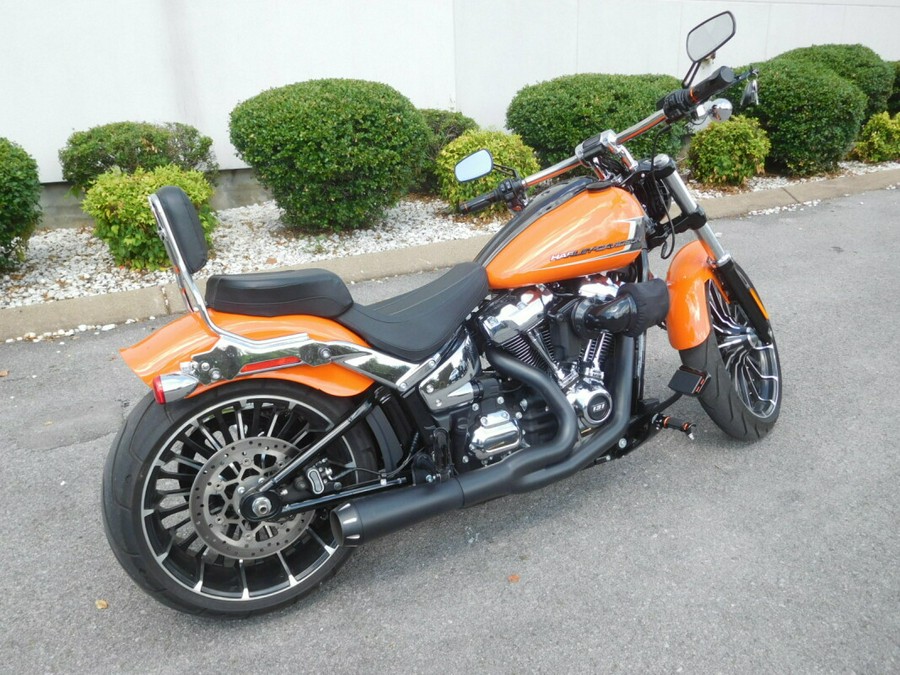 2023 Harley-Davidson® Breakout™ Baja Orange