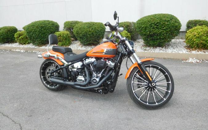 2023 Harley-Davidson® Breakout™ Baja Orange