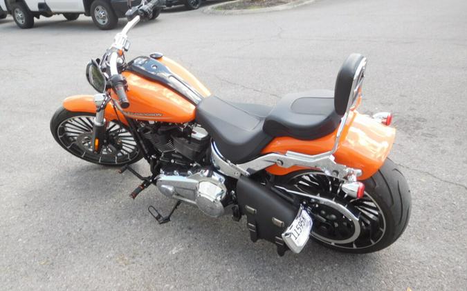 2023 Harley-Davidson® Breakout™ Baja Orange