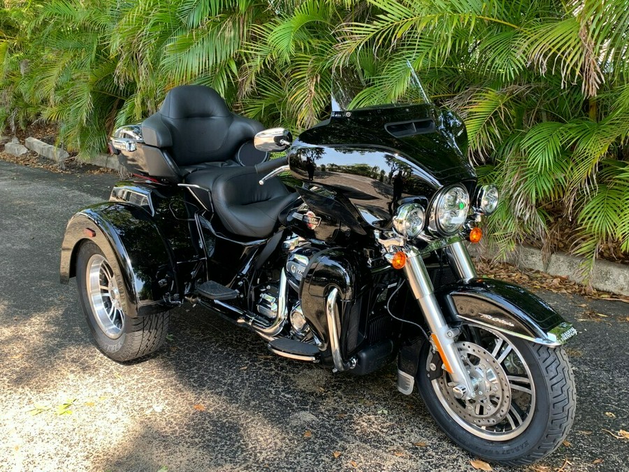 New 2023 Harley-Davidson Tri Glide Ultra FLHTCUTG Trike For Sale In Miami, Florida