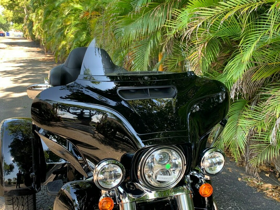 New 2023 Harley-Davidson Tri Glide Ultra FLHTCUTG Trike For Sale In Miami, Florida