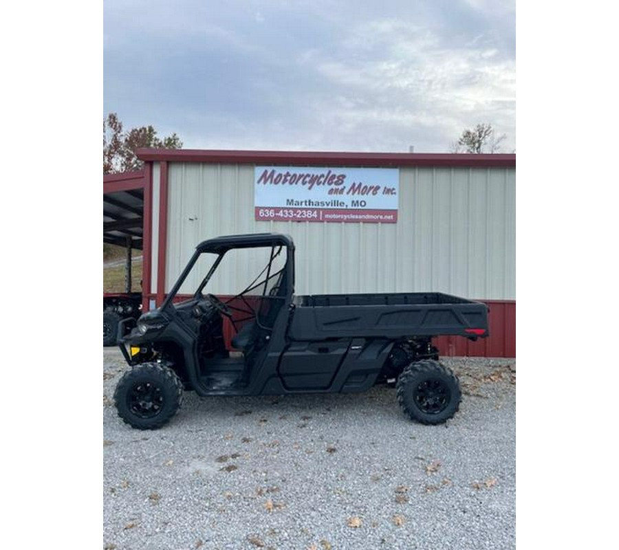 2026 Can-Am® Defender PRO XT HD10