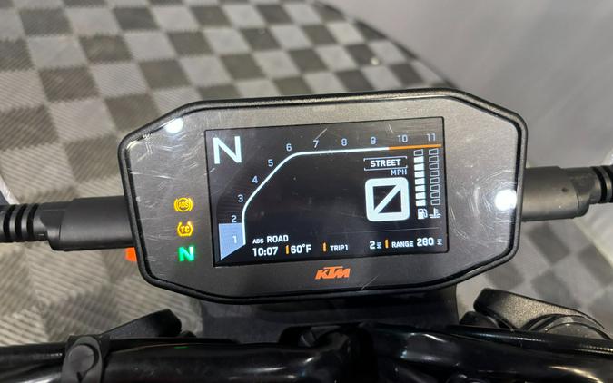 2021 KTM 890 Duke R
