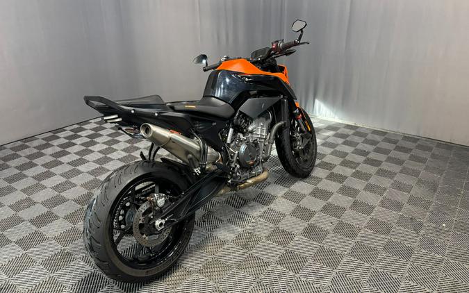 2021 KTM 890 Duke R