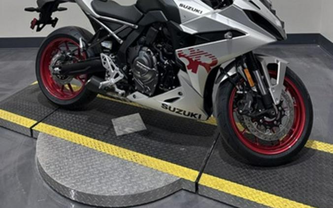 2024 Suzuki GSX-8R 8R GSX800FRQM4