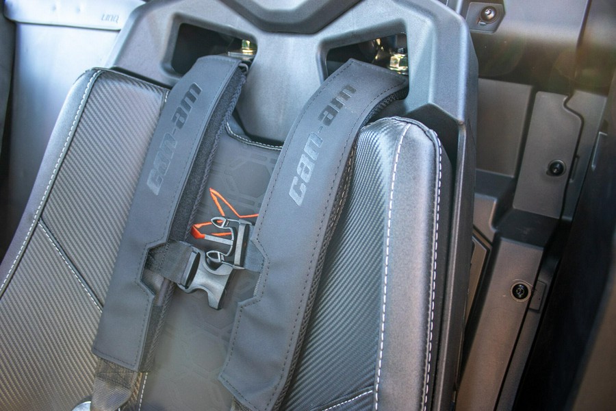 2026 CAN-AM MAVERICK R MAX X WITH SMARTSHOX 999T DCT