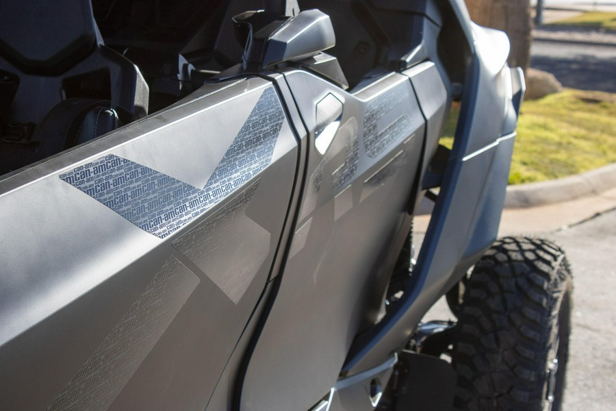 2026 CAN-AM MAVERICK R MAX X WITH SMARTSHOX 999T DCT