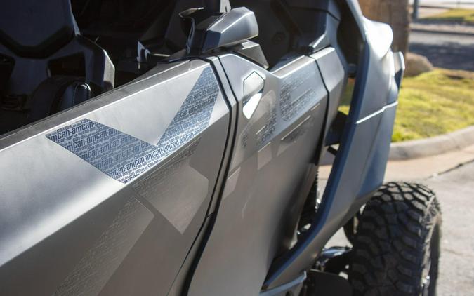 2026 CAN-AM MAVERICK R MAX X WITH SMARTSHOX 999T DCT