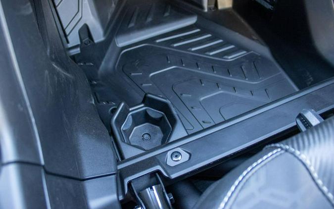 New 2026 CAN-AM MAVERICK R MAX X WITH SMARTSHOX 999T DCT