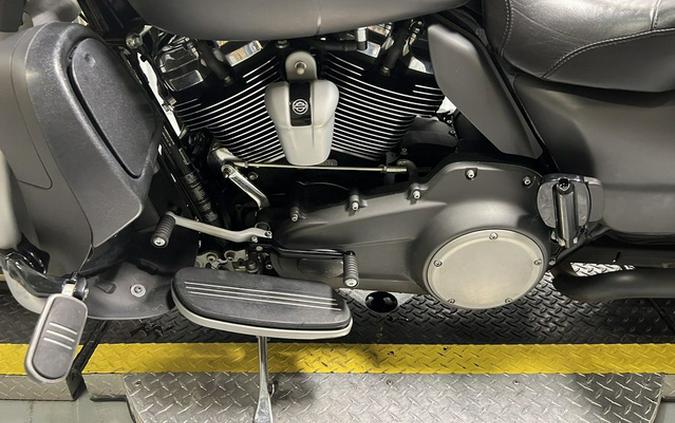 2017 Harley-Davidson FLHXS - Street Glide Special