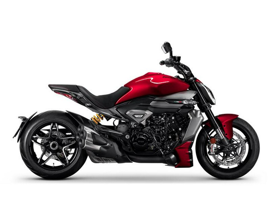 2026 Ducati XDiavel V4 Burning Red