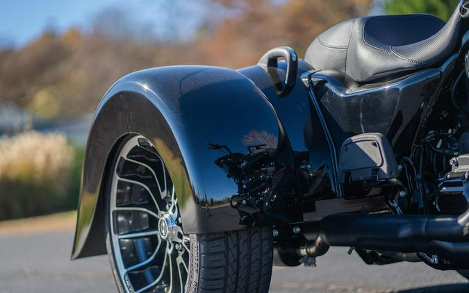 2023 Harley-Davidson® FLTRT - Road Glide® 3