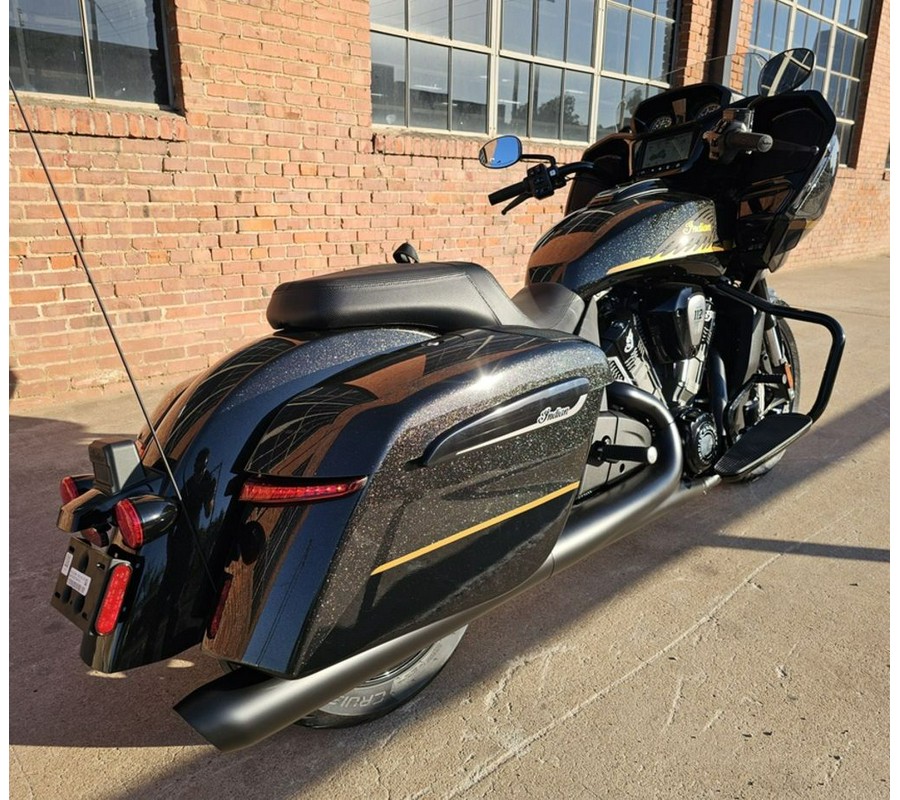 2026 Indian Motorcycle® Challenger 112 Dark Horse® with PowerBand Audio Package