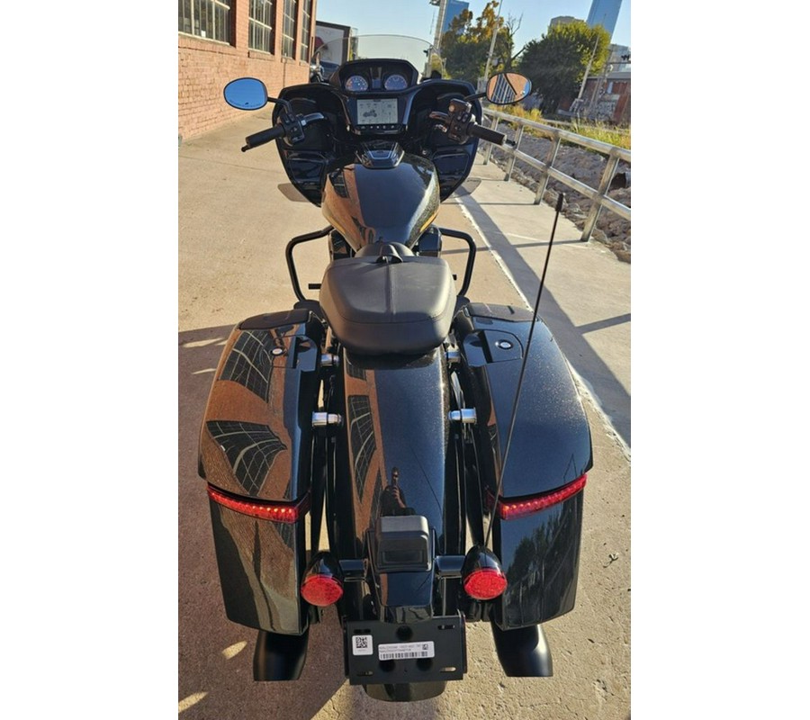 2026 Indian Motorcycle® Challenger 112 Dark Horse® with PowerBand Audio Package