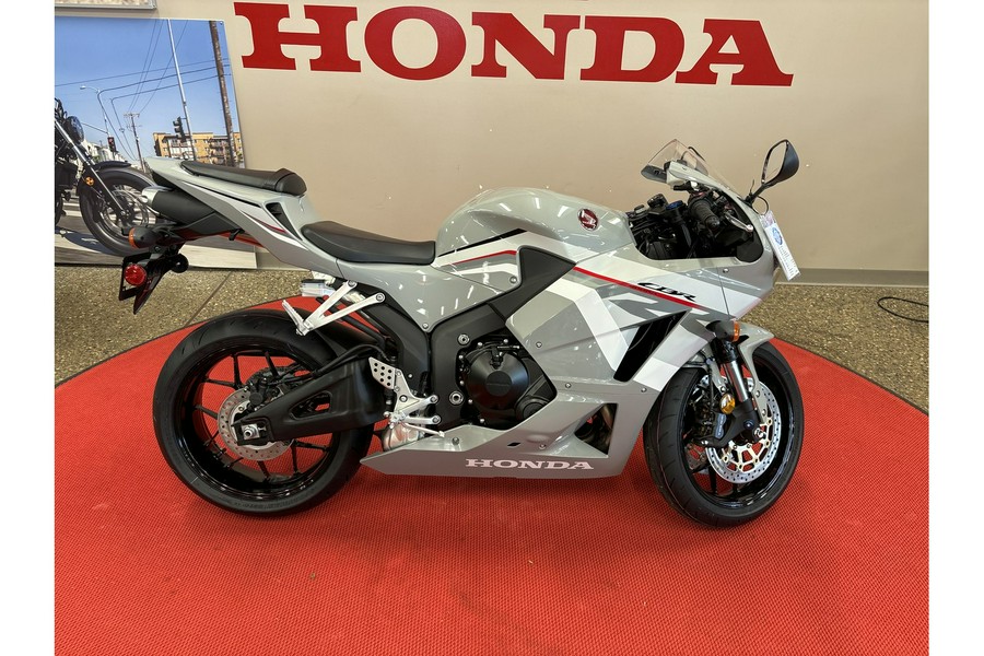 2025 Honda CBR600RR Base