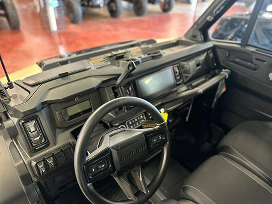 2026 Can-Am Defender Limited HD11