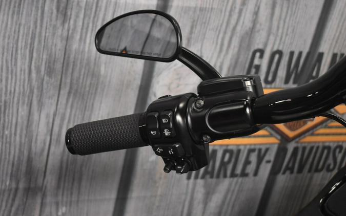 FLTRXS 2018 Road Glide® Special