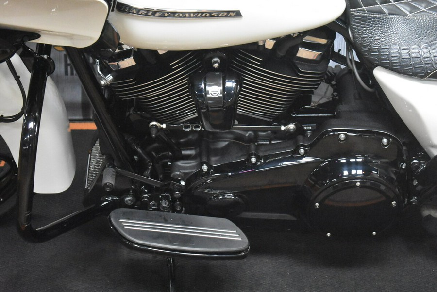 FLTRXS 2018 Road Glide® Special