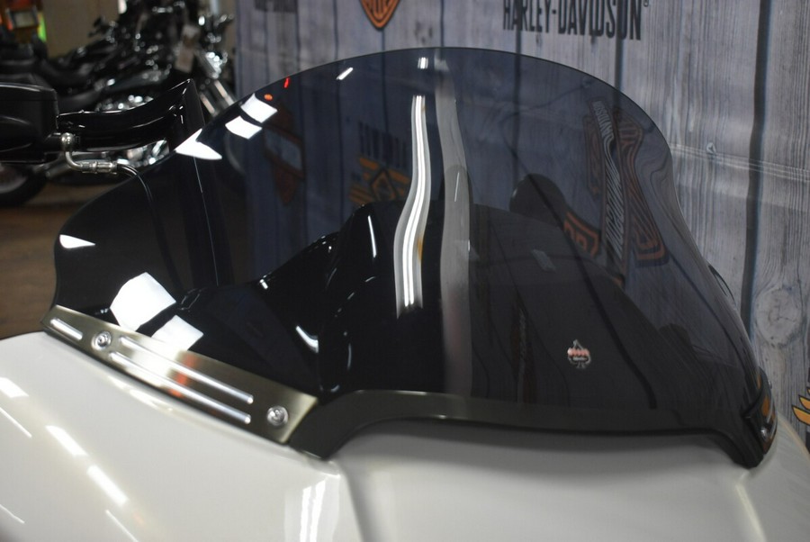 FLTRXS 2018 Road Glide® Special