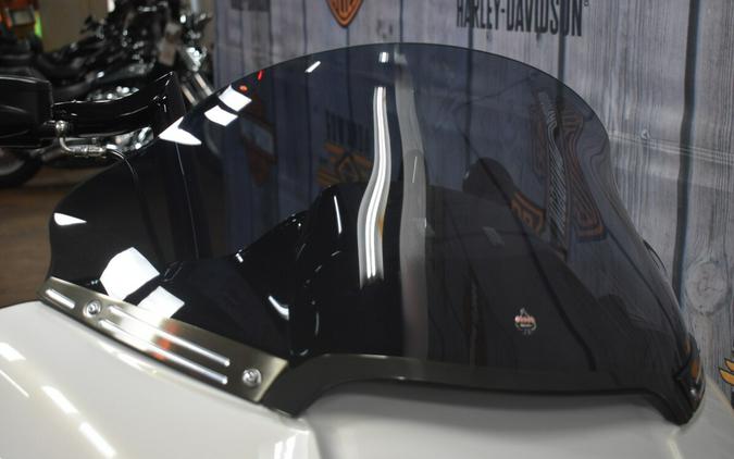 FLTRXS 2018 Road Glide® Special