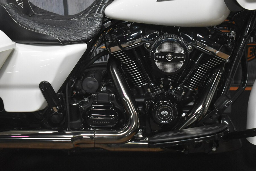 FLTRXS 2018 Road Glide® Special