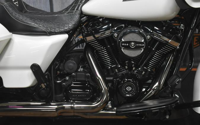 FLTRXS 2018 Road Glide® Special