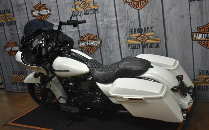 FLTRXS 2018 Road Glide® Special