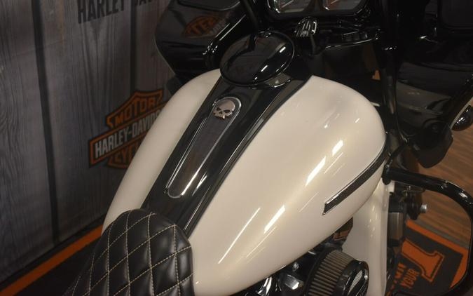 FLTRXS 2018 Road Glide® Special