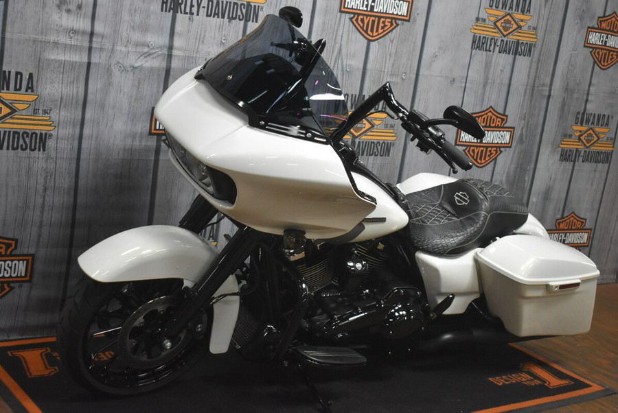 FLTRXS 2018 Road Glide® Special