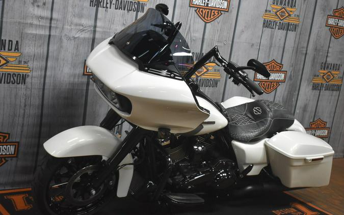 FLTRXS 2018 Road Glide® Special