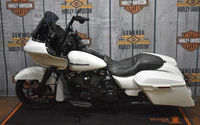 FLTRXS 2018 Road Glide® Special