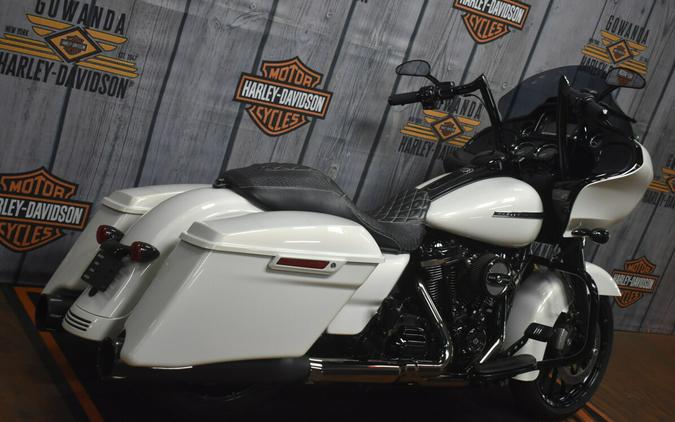 FLTRXS 2018 Road Glide® Special